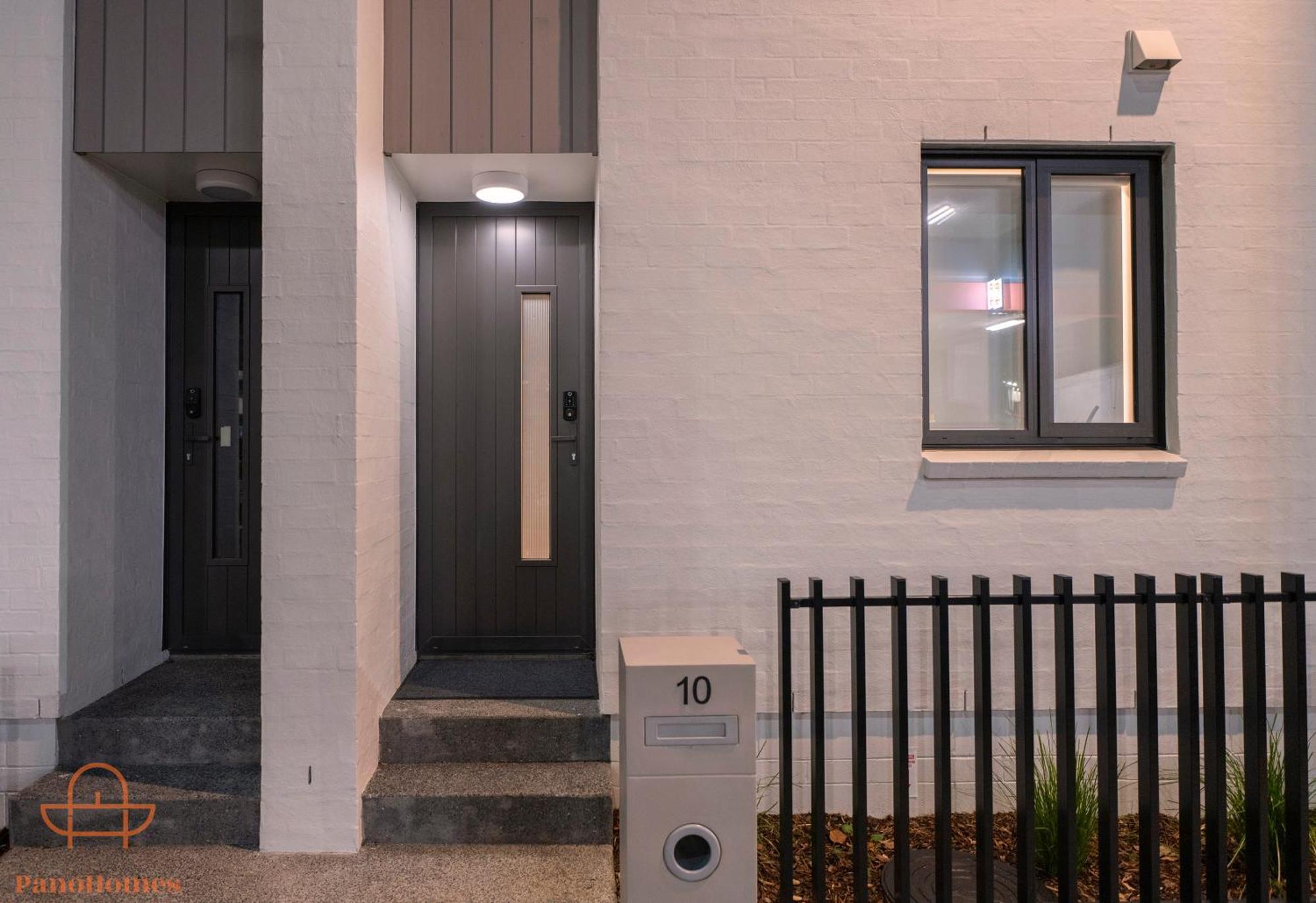 Modern Townhouse Close To City With Full Kitchen - Ellerslie Auckland Esterno foto