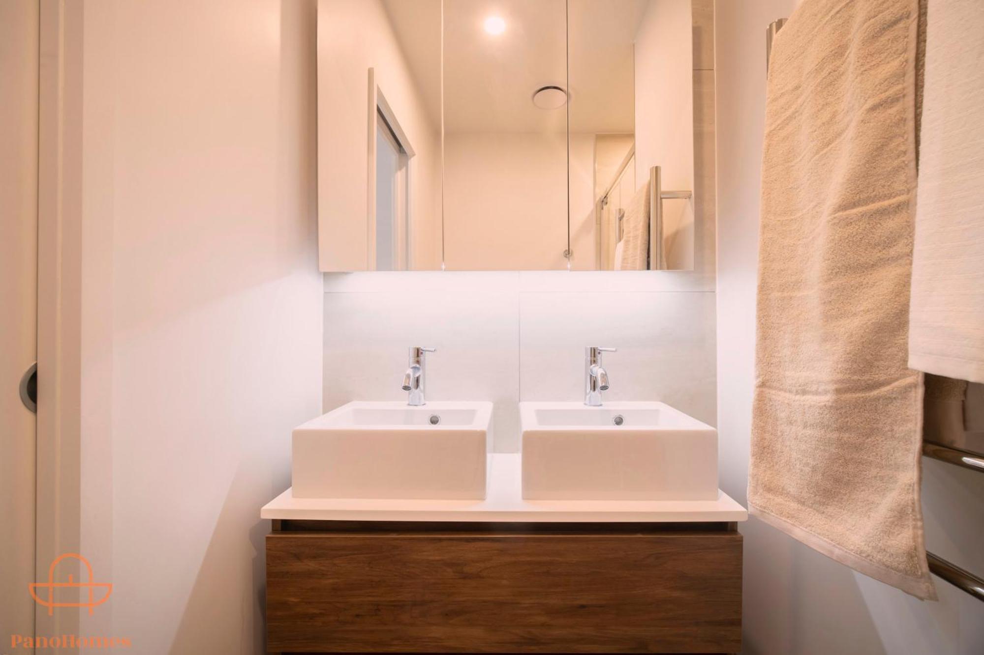 Modern Townhouse Close To City With Full Kitchen - Ellerslie Auckland Esterno foto