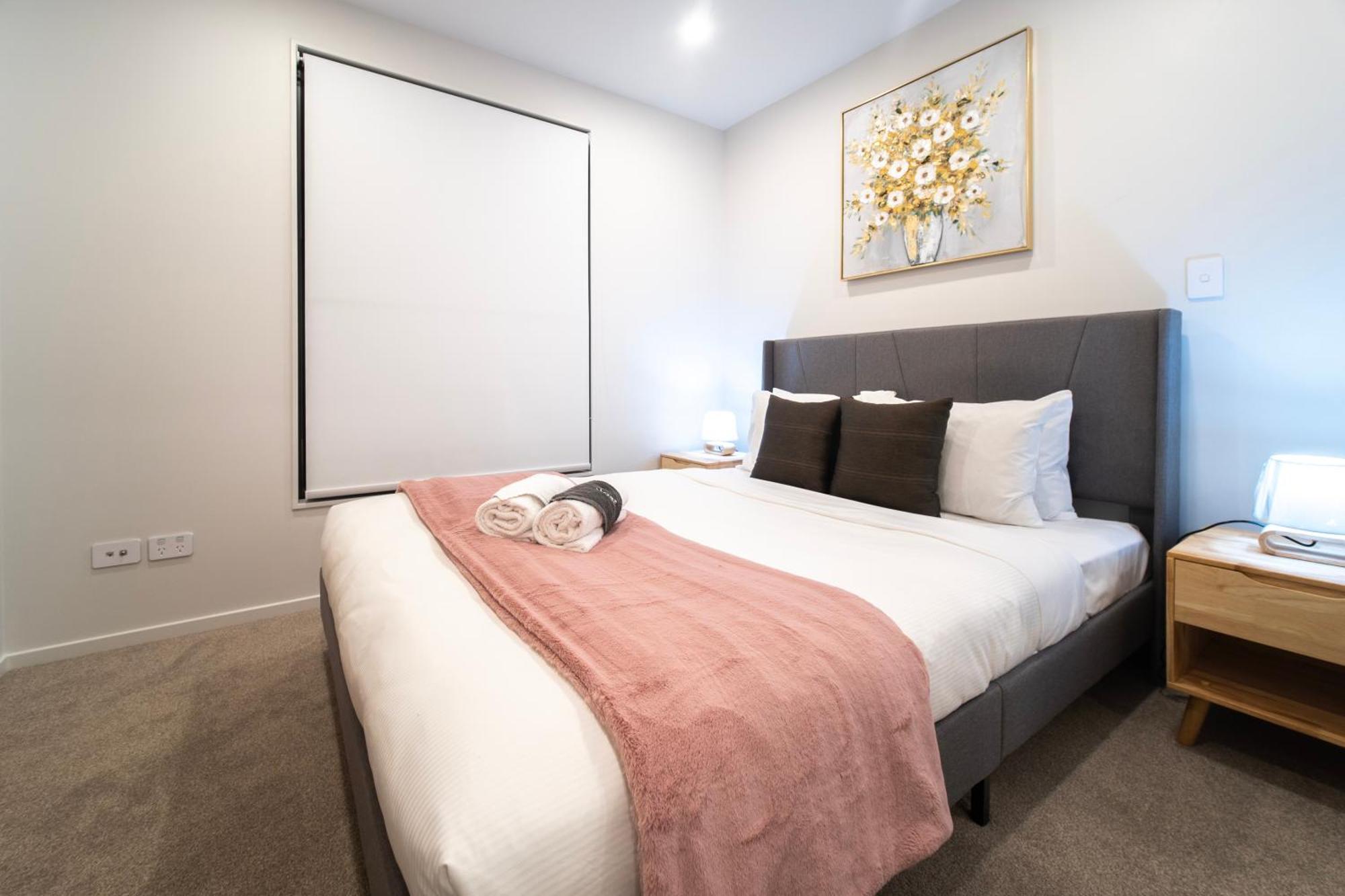 Modern Townhouse Close To City With Full Kitchen - Ellerslie Auckland Esterno foto